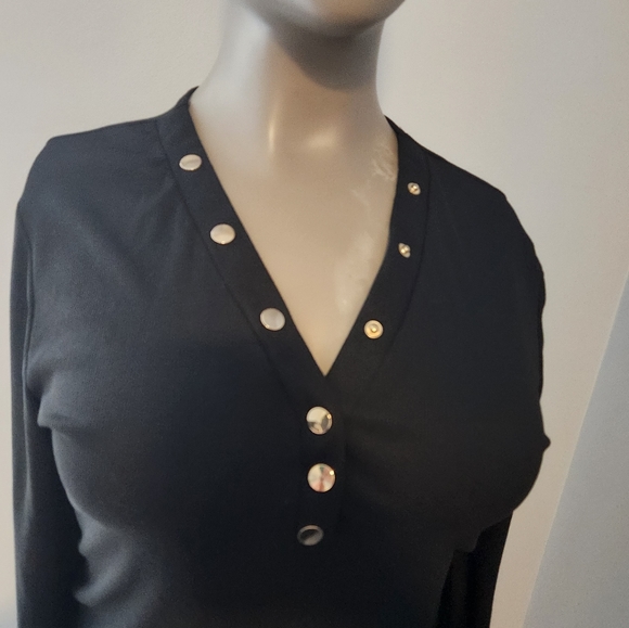 Botton Detail Long Sleeve Shirt - Picture 9 of 9